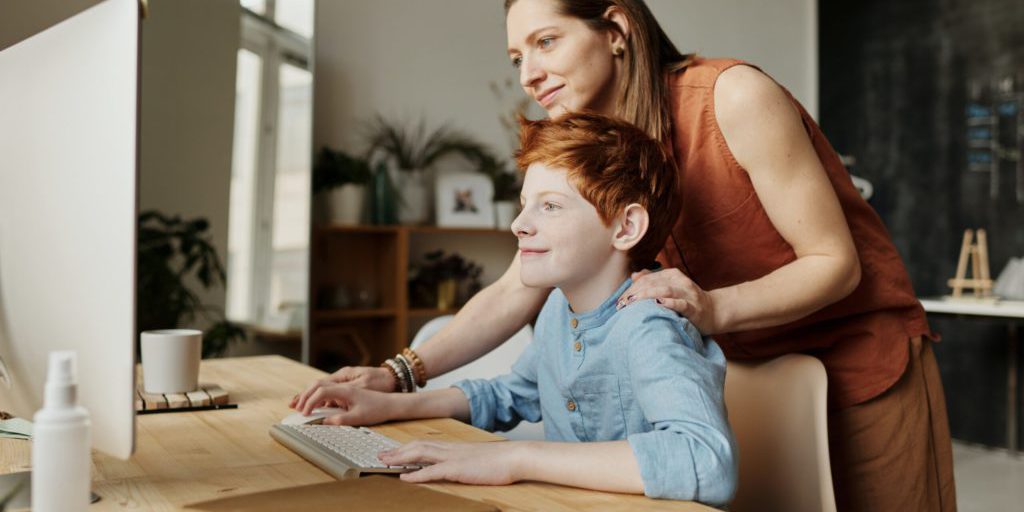 parent's-guiding-teaching-coding-at-home