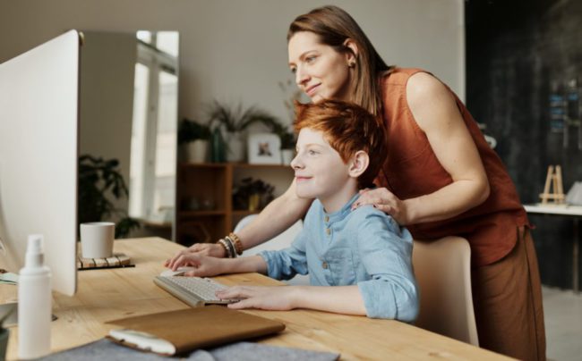 pexels-julia-m-cameron-4145355 parent's-guiding-teaching-coding-at-home